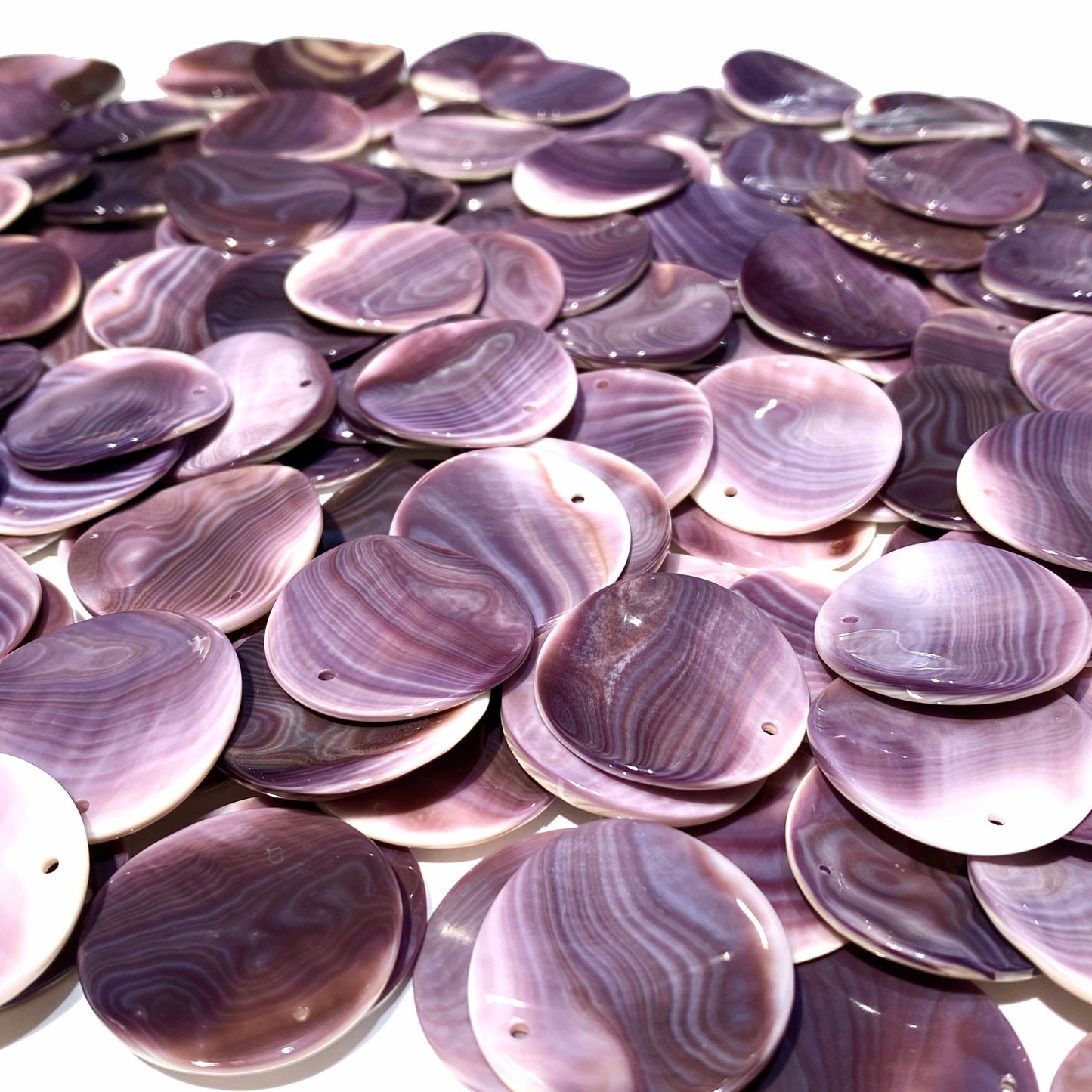 2-Tone-Matrix Lavender Wampum Shell Bead Pendant From New York/Rhode Island (America's First Currency Year 1637-1673) Top Drilled - Convex Coin Shape - 4 Matching Pendants Lot (4 Pcs)