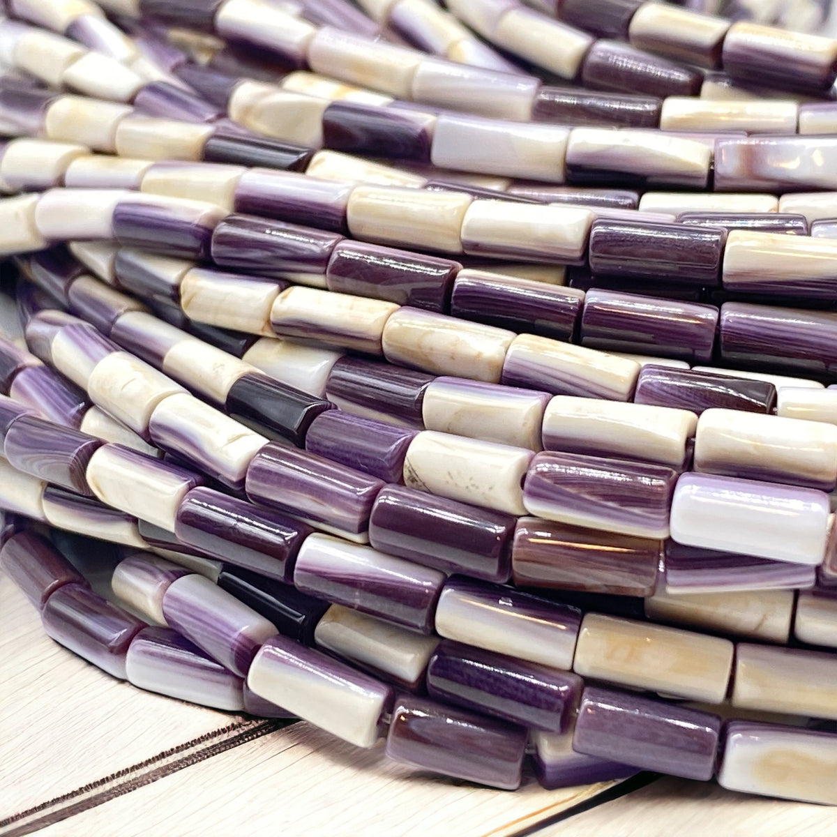 White Wampum Quahog Shell Beads with Lavender Tone USA East Coast Quahog - Native American Style - Ideal For Wampum Belt Design - Tube 4X8mm