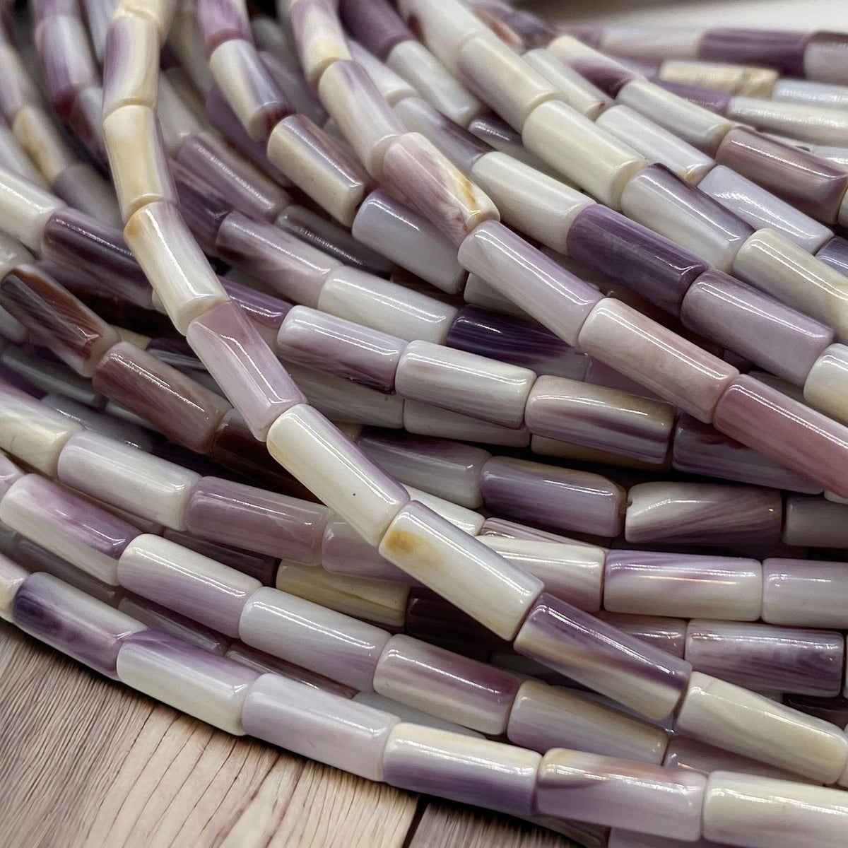 White Wampum Shell Beads Lavender-Tone USA East Coast Quahog - Never Dyed- Native American Style - Ideal For Wampum Belt Design - Tube 4X8mm